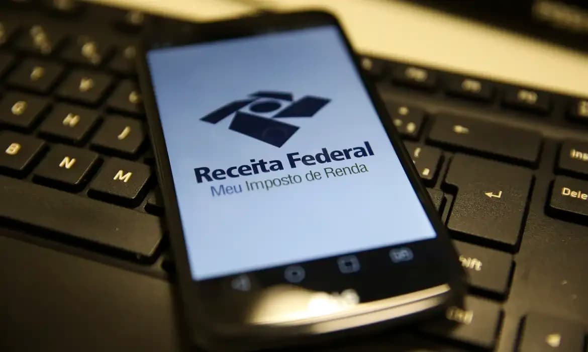 Servidores federais já podem consultar informe de rendimentos em 2024; saiba como